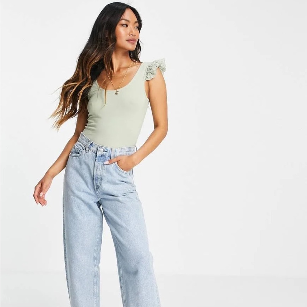 Vero Moda Broderie Frill Shoulder Bodysuit